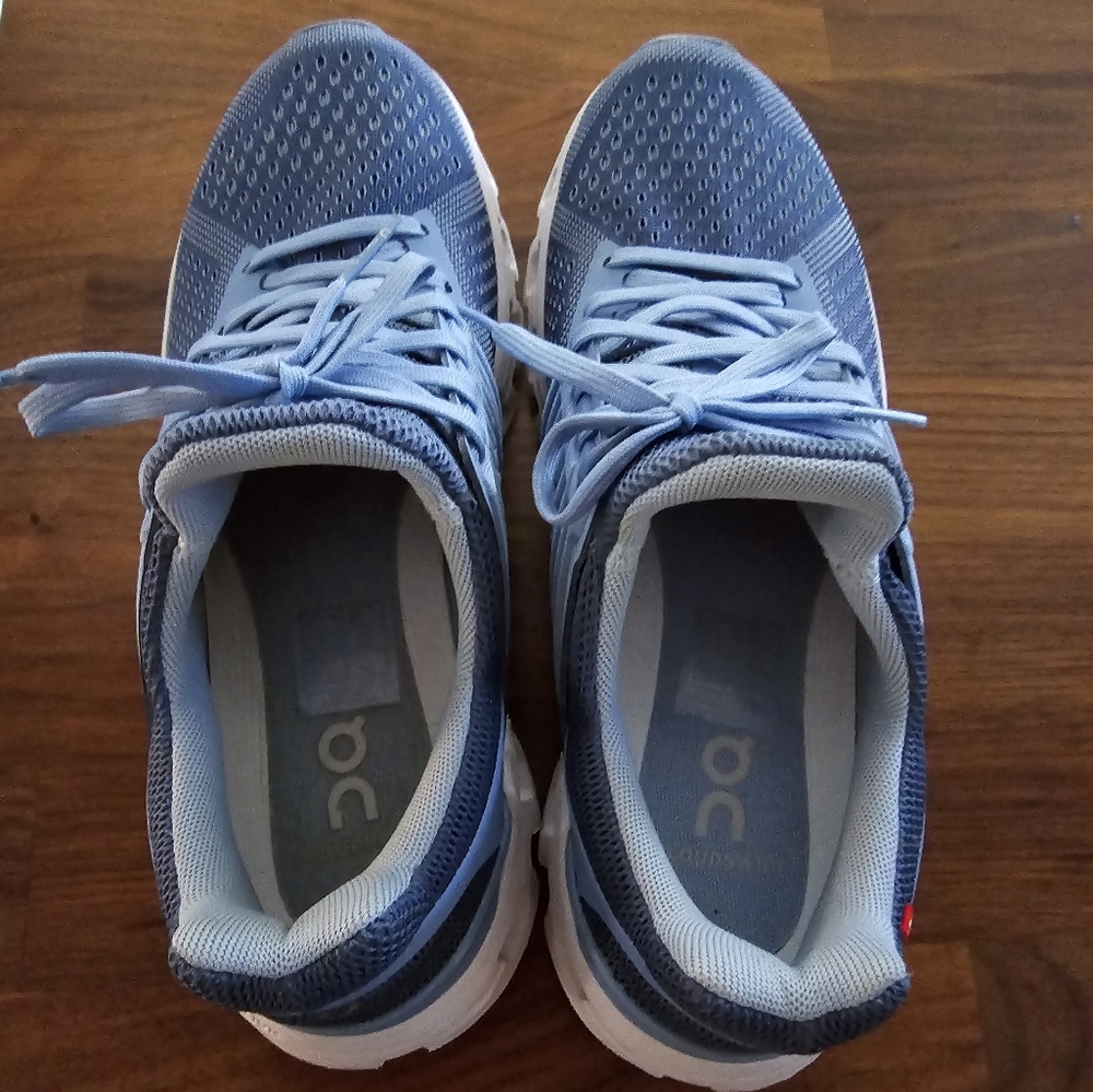 On Cloud Swift 3 running sneakers